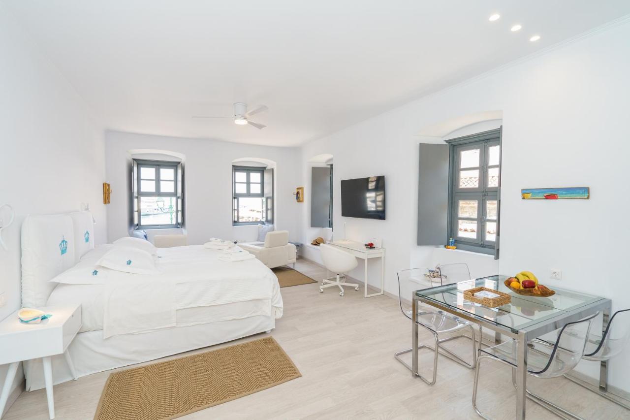 My Crown Suite, Hydra Port Buitenkant foto
